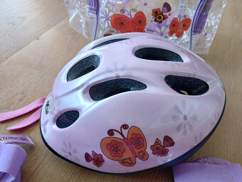 Predám súpravu prilba + chrániče pre deti - 4