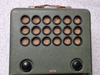 40/50te roky 》PRENOSNÉ STAROŽITNÉ RADIO - 4
