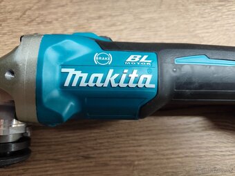 uhlová brúska makita dga506 - 4
