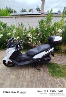Sym Joymax Z300 - 4