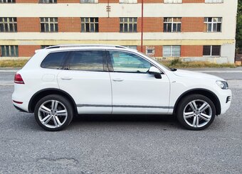 Volkswagen Touareg 3.0 TDI R-Line - 4