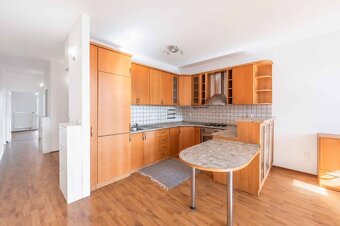 Babony TRE I Predaj pekný 3i byt s garážovým st. vo Vrakuni  - 4