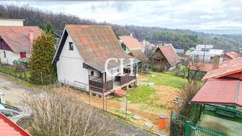 Váš kúsok prírody: Stavebný pozemok (393 m²) s chatkou v Baš - 4