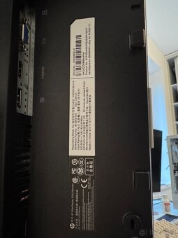 Predám 24 palcový monitor HP Elite - 4