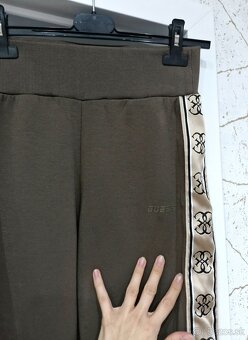 NOVE Guess 2x khaki zlata teplakova suprava - 4
