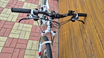 Celoodpružený horský bicykel značky KTM - 4