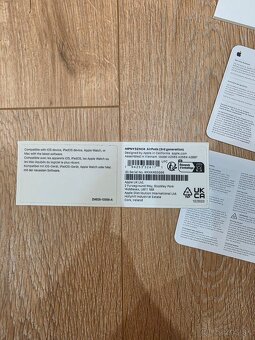 Apple AirPods (3. generácia) s Lightning nabíjacím puzdrom - 4