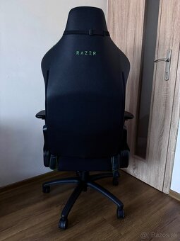 Predám Razer Iskur XL - 4