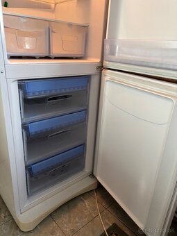 Chladnicka s mraznickou Indesit - 4