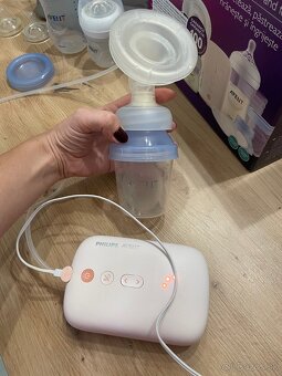 Philips AVENT Odsávačka elektronická Single – sada - 4