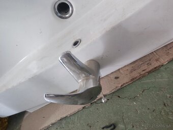 Predám veľké umývadlo+bateria - 4