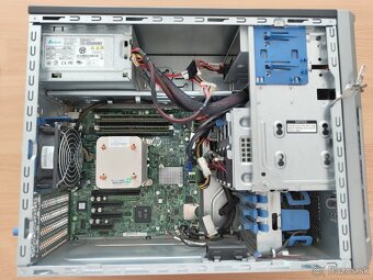 HP ProLiant ML310e Gen8 - 4