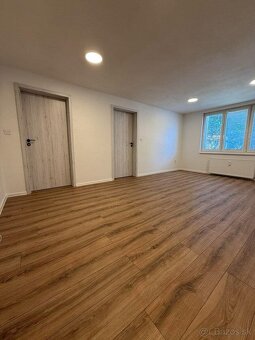 Na predaj 3 izbový byt po kompletnej rekonštrukcii Handlová - 4