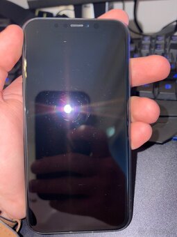 iPhone XR - 4