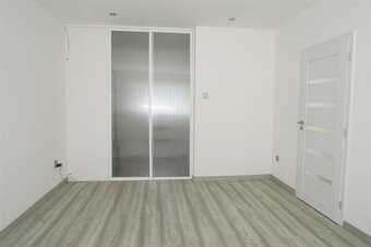 Na predaj trojizbový byt Senica – komplet rekonštrukcia - 4