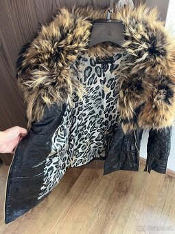 Športovo - elegantná kožušinová bunda s krásnou kožušinou - 4