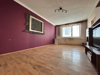 Predám veľkometrážny 3izbový byt s balkónom - 4