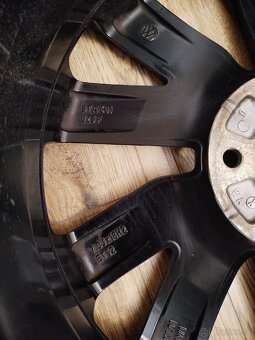 VW Marseille R18 ET52 (Touran) - 4