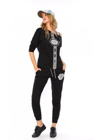 Cervene tricko a cierne tricko - 4