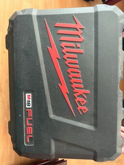 MILWAUKEE Kotučová píla M18 FUEL - 4