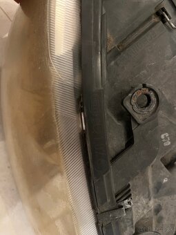 Prave predne svetlo Skoda SUPERB 2006 - 4