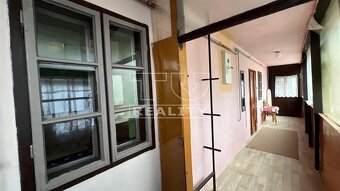 PREDANÉ: 2 izbový vidiecky rodinný dom, pozemok 15á, H... - 4