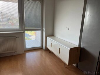 3 izbový byt s veľkou terasou, na dobrej adrese - v pešej z - 4