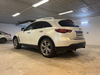 Infiniti fx30d - 4