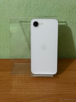 Dobrý deň Ponúkam na predaj iPhone 16E 128GB White - 4