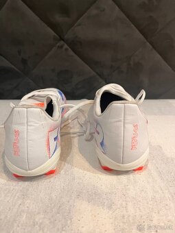 PUMA FUTURE 8 Match FG/AG detské kopačky biele - 4