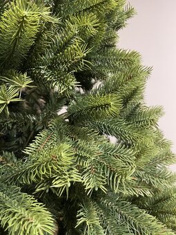 Vianočný stromček smrek 3D - 4