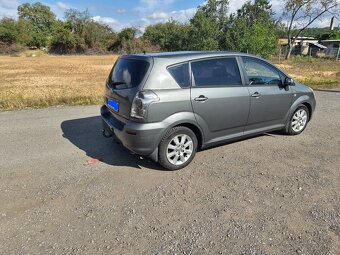 Corolla Verso - 4