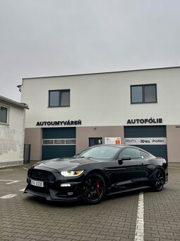 Ford Mustang GT - 4
