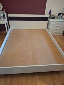 Predám manželskú posteľ + rošty o rozmere 160 x 200 cm...pos - 4