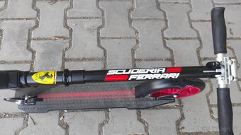 Ferrari Scuderia - 4