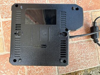 Predám nabíjačku milwaukee m12-m18fc - 4