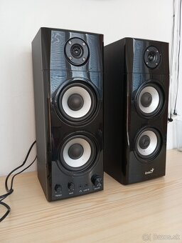 Predám reproduktory GENIUS SP-HF1800A2 čierne drevo 50W - 4