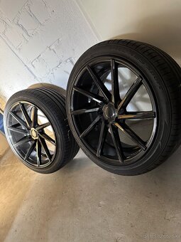5x112 R19 8,5J et30 235/40 ZR19 96Y - 4