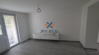 PRENÁJOM 2-izbového bytu so záhradkou v centre Dubnice nad V - 4