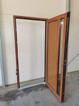 Zlatý dub speciál 100x210 Vchodové plastové dvere - 4