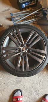 Hliníkové disky Škoda Superb II 18 + zimné pneumatiky - 4