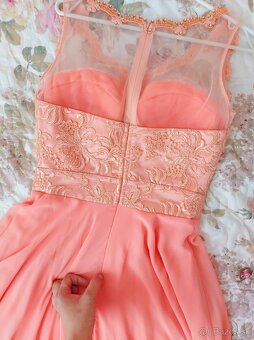 Nádherné marhuľovo-ružové spoločenské šaty, veľkosť S - 4