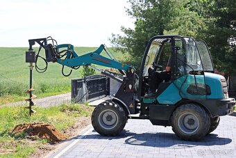 nakladač, kloubák, motor 50 Hp Kubota, 4 válce, - 4