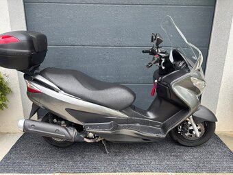 Suzuki Burgman 200i - 4