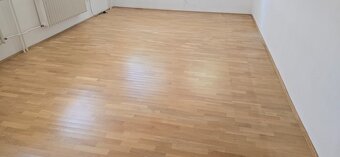 Darujem zachovalé drevené parkety - nutnosť ich odlepenia - 4