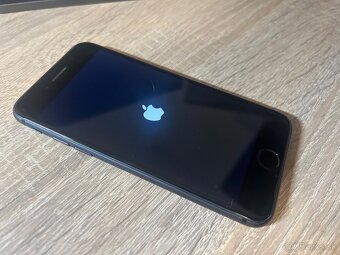 iPhone 8 64GB Black - 4
