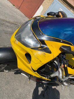 Suzuki GSX-R 600 K1 - 4