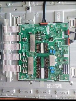 Samsung Q65Q9FNAT diely - 4