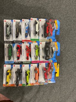 Hot wheels - 4