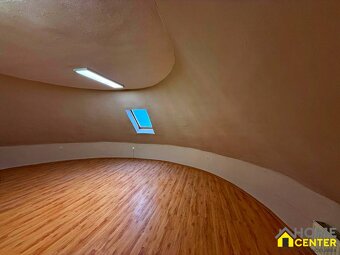 Na predaj unikátna dvojpodlažná budova na podnikanie aj býva - 4